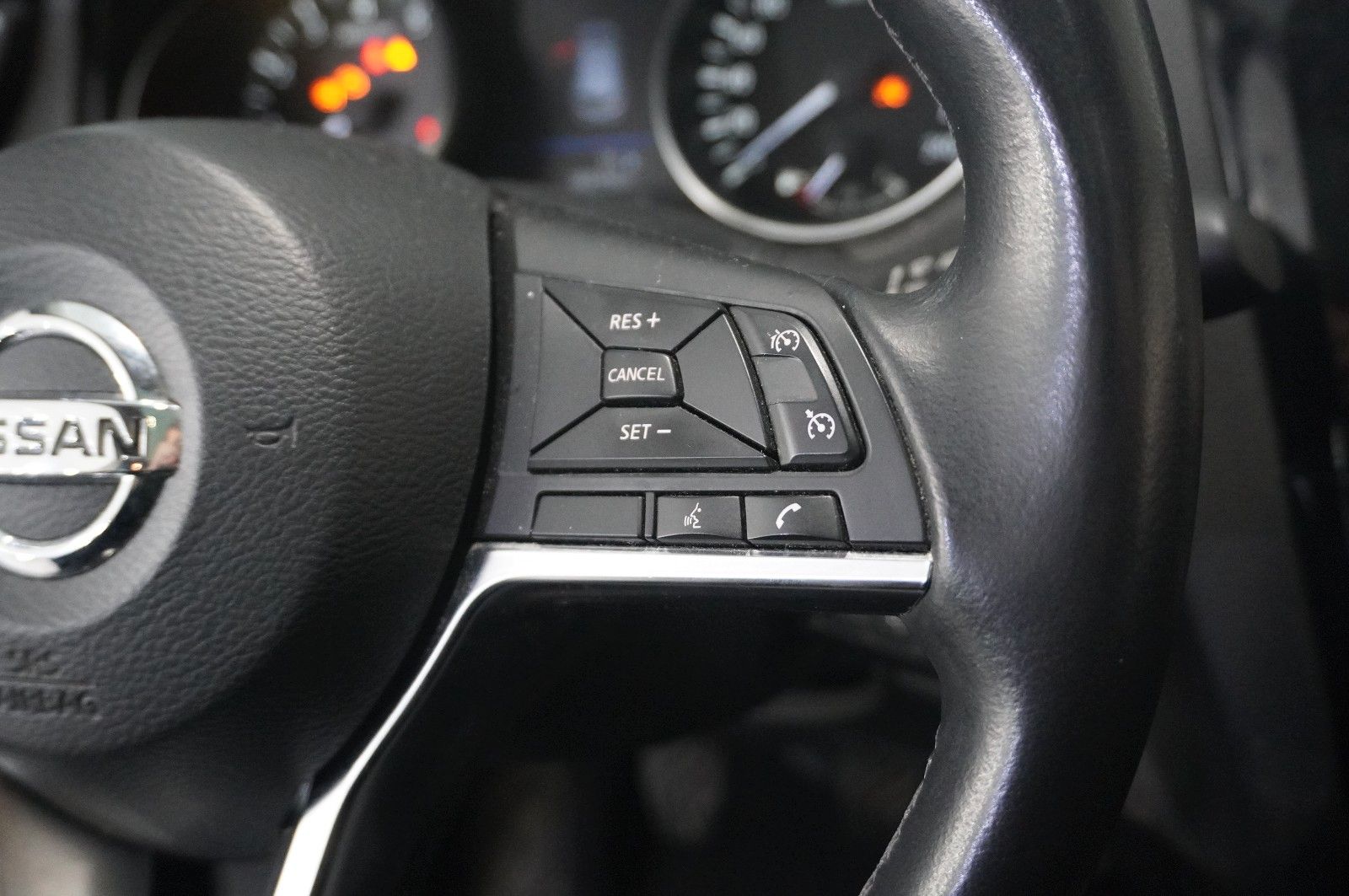 Fahrzeugabbildung Nissan Qashqai  1.3 DIG-T N-WAY NAVI/LED/KAMERA/SHZ/DAB