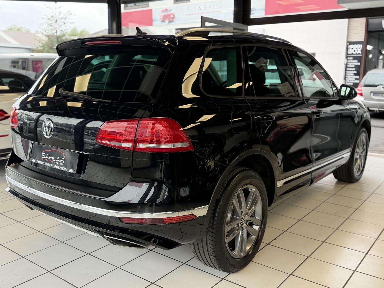 Volkswagen Touareg V6 TDI R-LINE Terrain Tech 4Motion PANO 