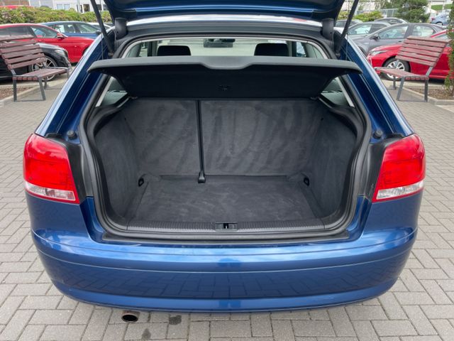 Audi A3  1.6 Attraction