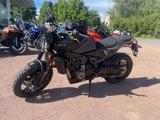 Husqvarna 801 Svartpilen Gold-Edition REMUS uvm. - HUSQVARNA SVARTPILEN 801