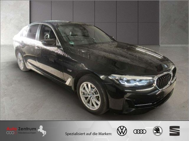 BMW 520e Aut.LEDER* NAVI *PANO* LED*Head-UP*