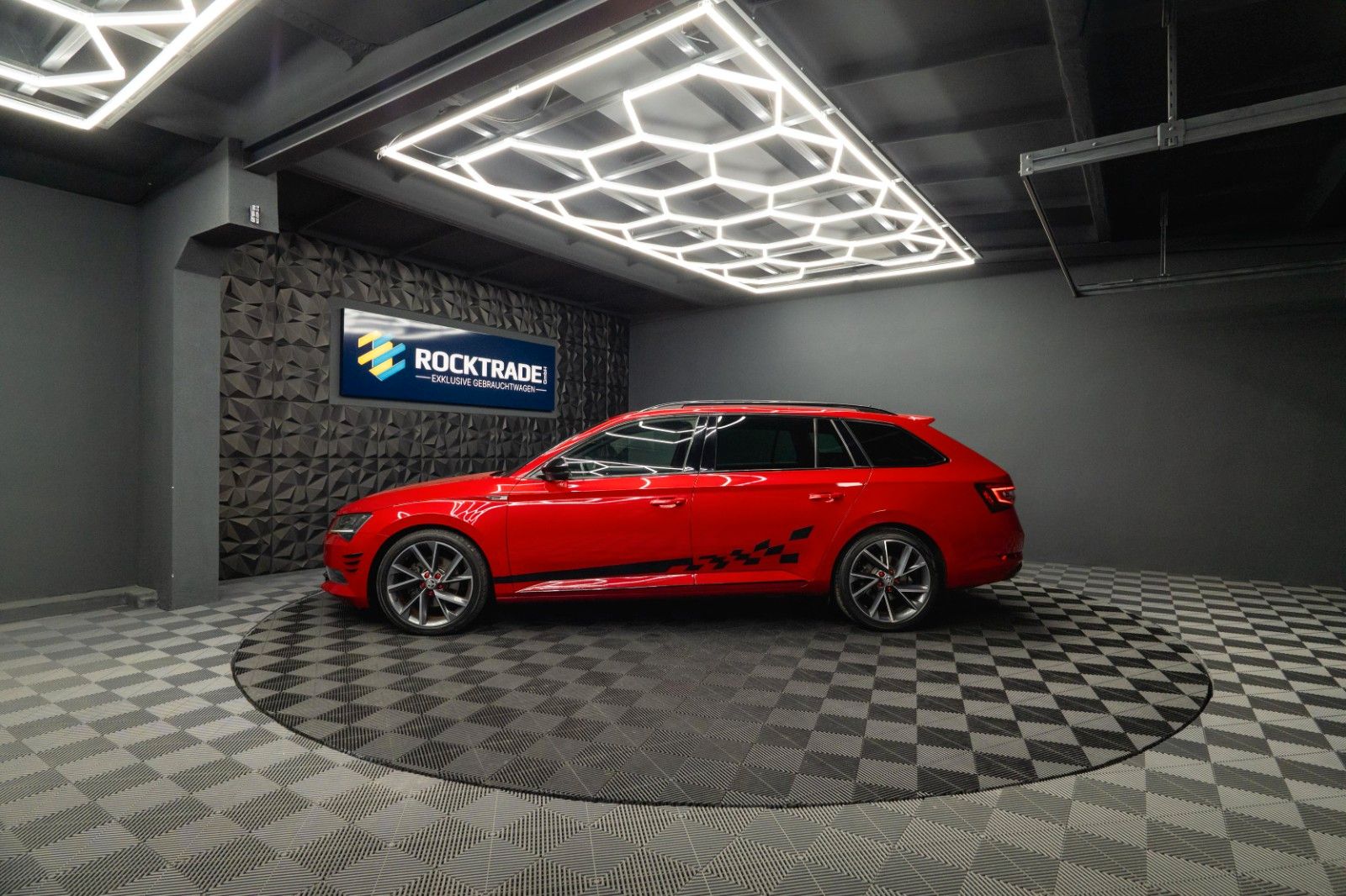 Fahrzeugabbildung SKODA Superb 1.8 TSI Combi Sportline | DAB | Alcantara