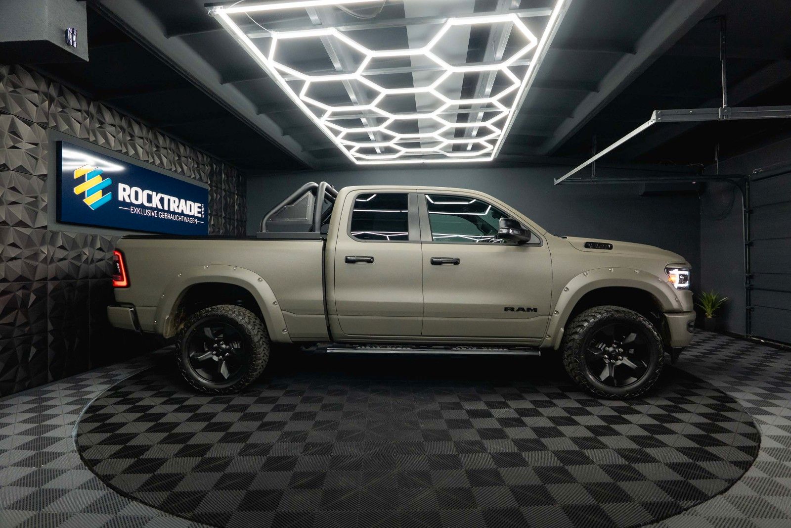 Fahrzeugabbildung Dodge RAM 5.7 V8 HEMI 4x4 OFFROAD LONGBED RAPTOR Style