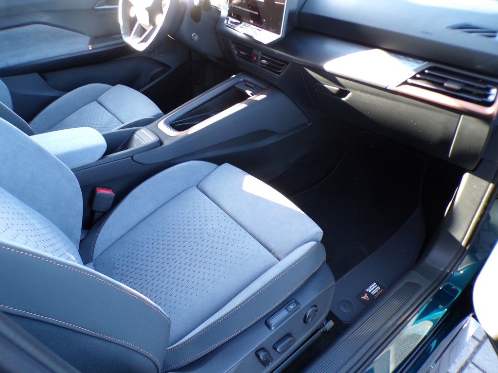 Fahrzeugabbildung SEAT Born CUPRA 170/84 E1H