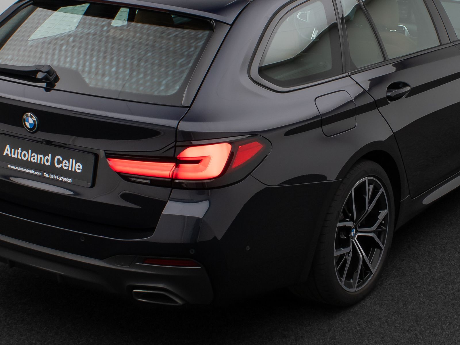 Fahrzeugabbildung BMW 540d xD  M Sport Laser Kamera HUD DAB H/K 19Zoll