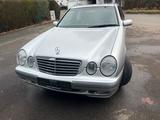 Mercedes-Benz Mercedes Benz E-220 CDi - gebrauchte Mercedes-Benz E 220 aus dem Jahr 2000