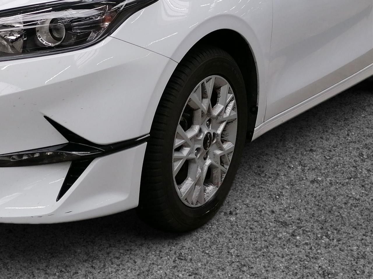 Fahrzeugabbildung Kia CEED_SW 1.5T 140 DCT7 VISION NAV ALLWETTER