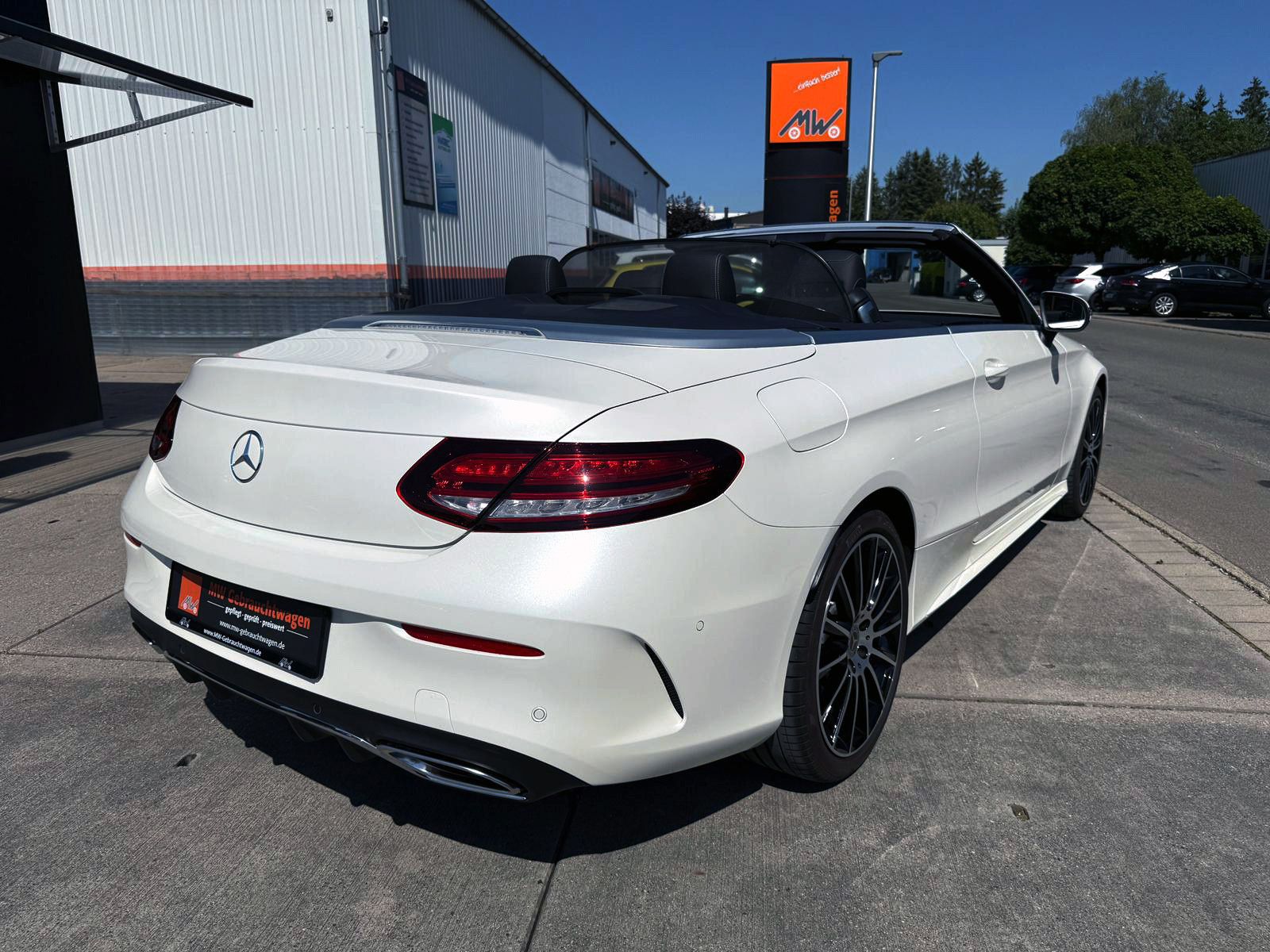 Fahrzeugabbildung Mercedes-Benz C200 Cabrio 4Matic AMG-Line ACC 360° HUD LED SHZ