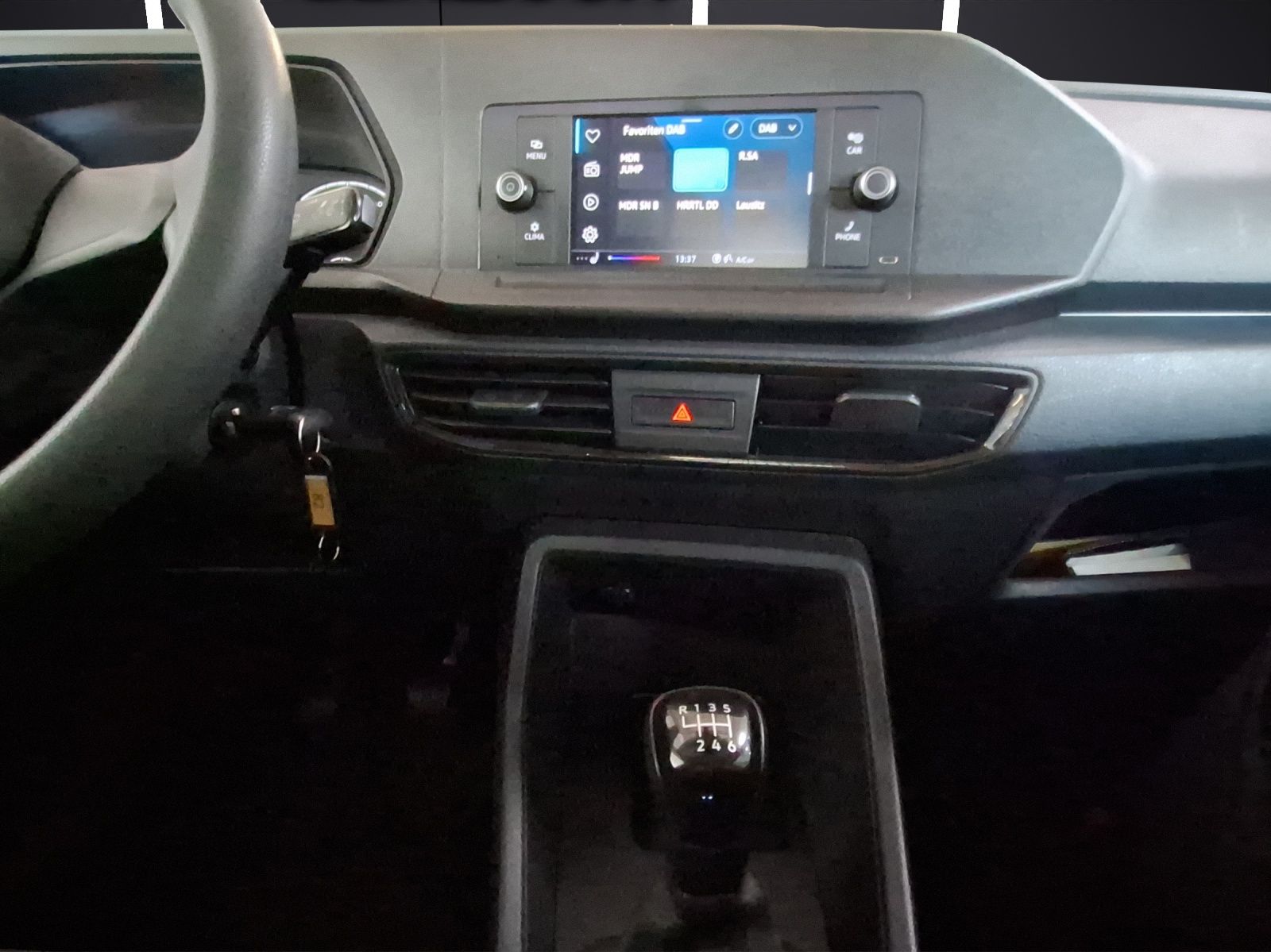 Fahrzeugabbildung Volkswagen Caddy TDI Kasten Maxi Klima AHK DAB PDC SH