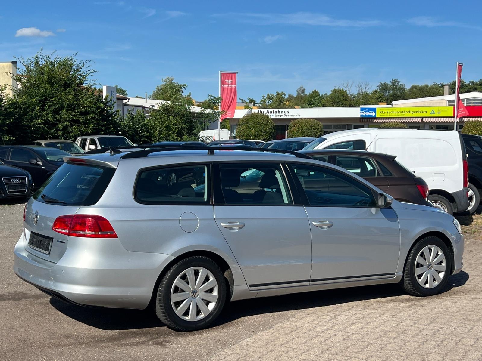 Volkswagen Passat 2012 — interior