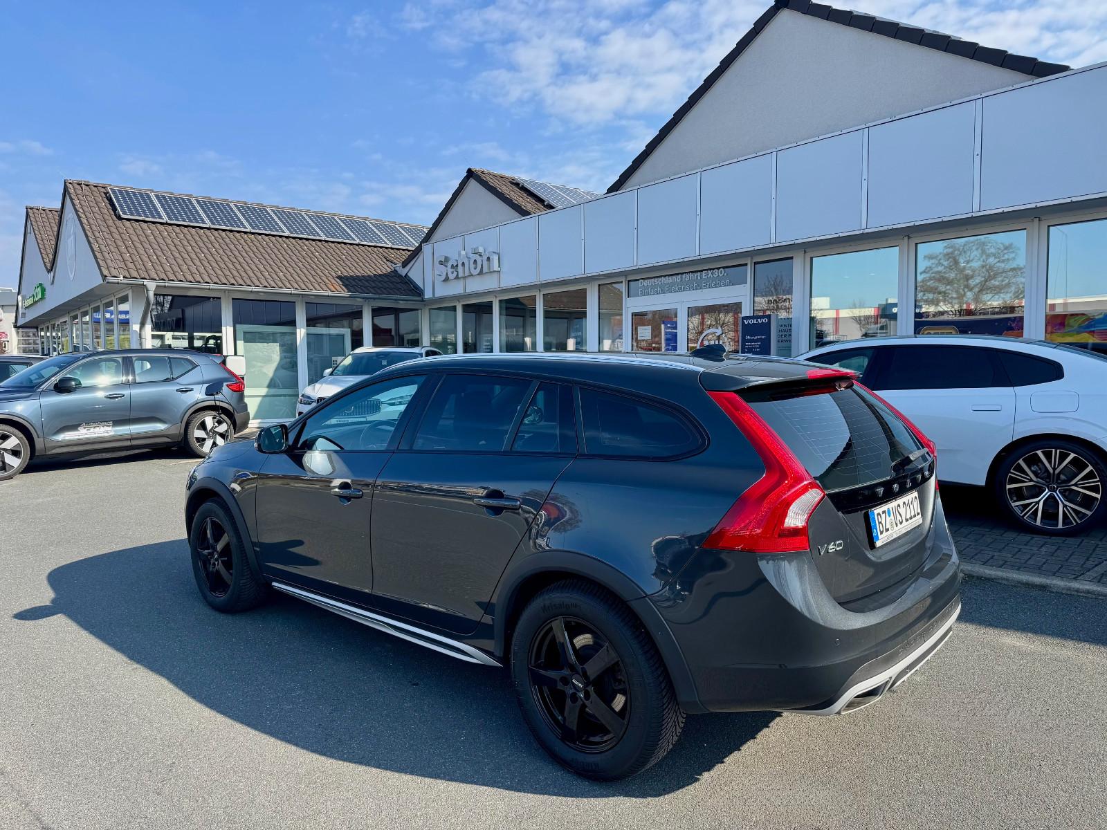 Volvo V60 Cross Country D3 Summum 6-Gang