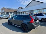 Volvo V60 Cross Country D3 Summum 6-Gang - Volvo V60: Summum