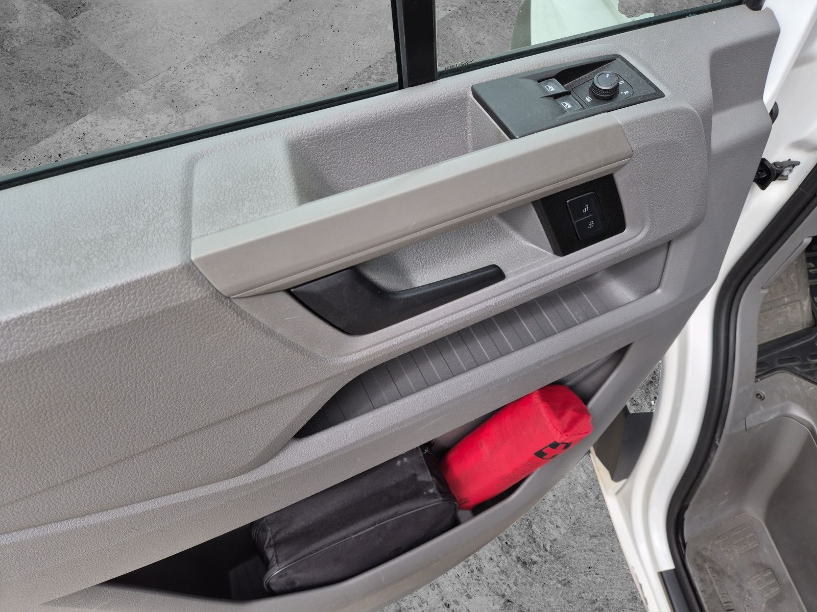 Fahrzeugabbildung Volkswagen Crafter 50 DSG LR HD 9-Si Rollstuhllift Trittstu
