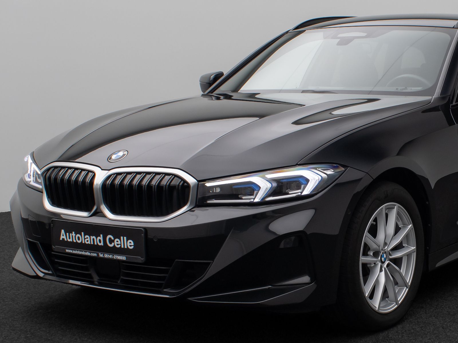 Fahrzeugabbildung BMW 318d Kamera HUD DAB ACC Komfort Alarm Sport