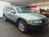 Volvo XC 70 XC70 D5 AWD Momentum EU4 Leder metallic - Volvo XC70 mit Diesel-Antrieb