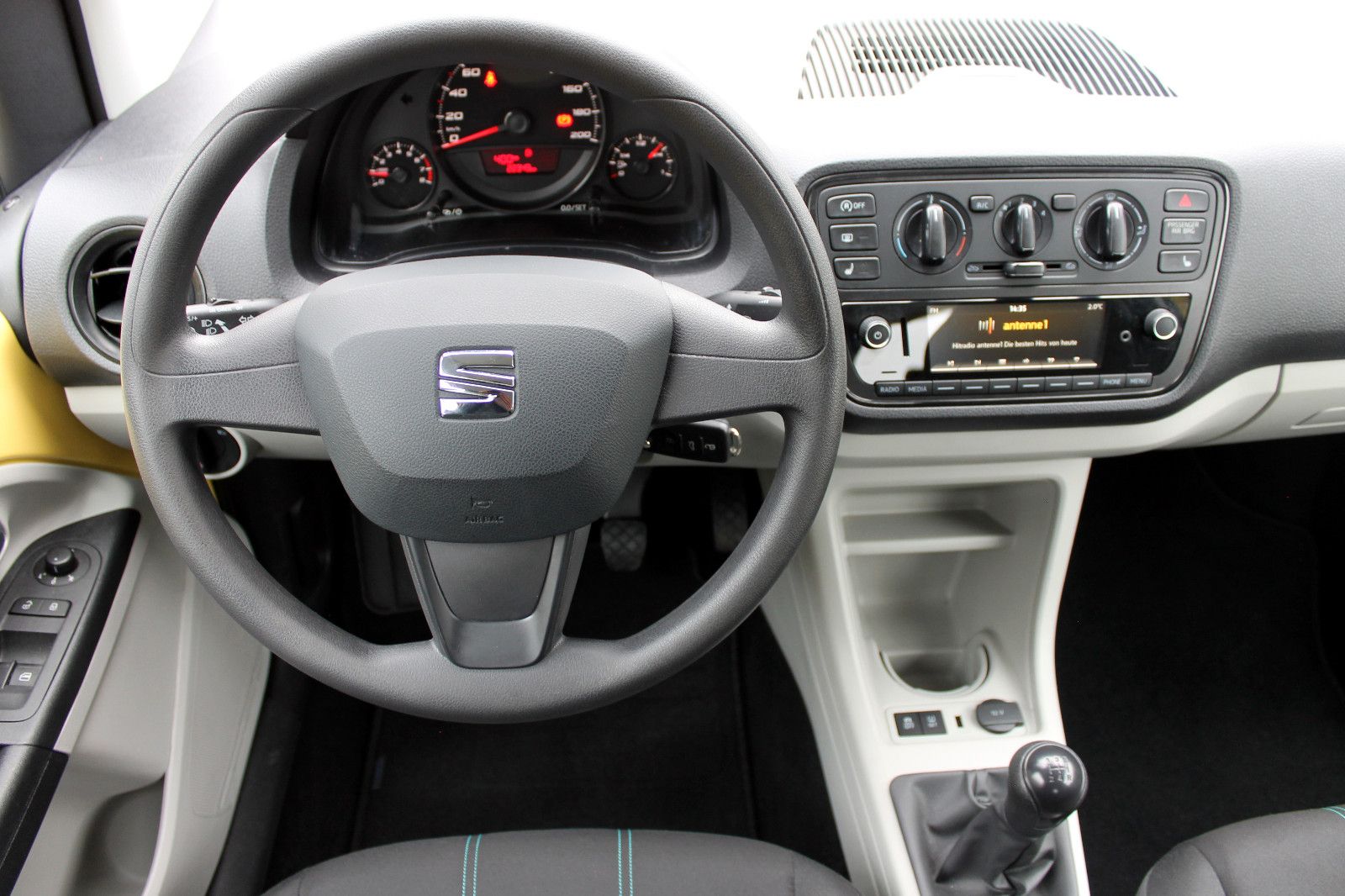 Fahrzeugabbildung SEAT Mii 1.0 TSI Style Tempomat PDC hinten Klima SHZ