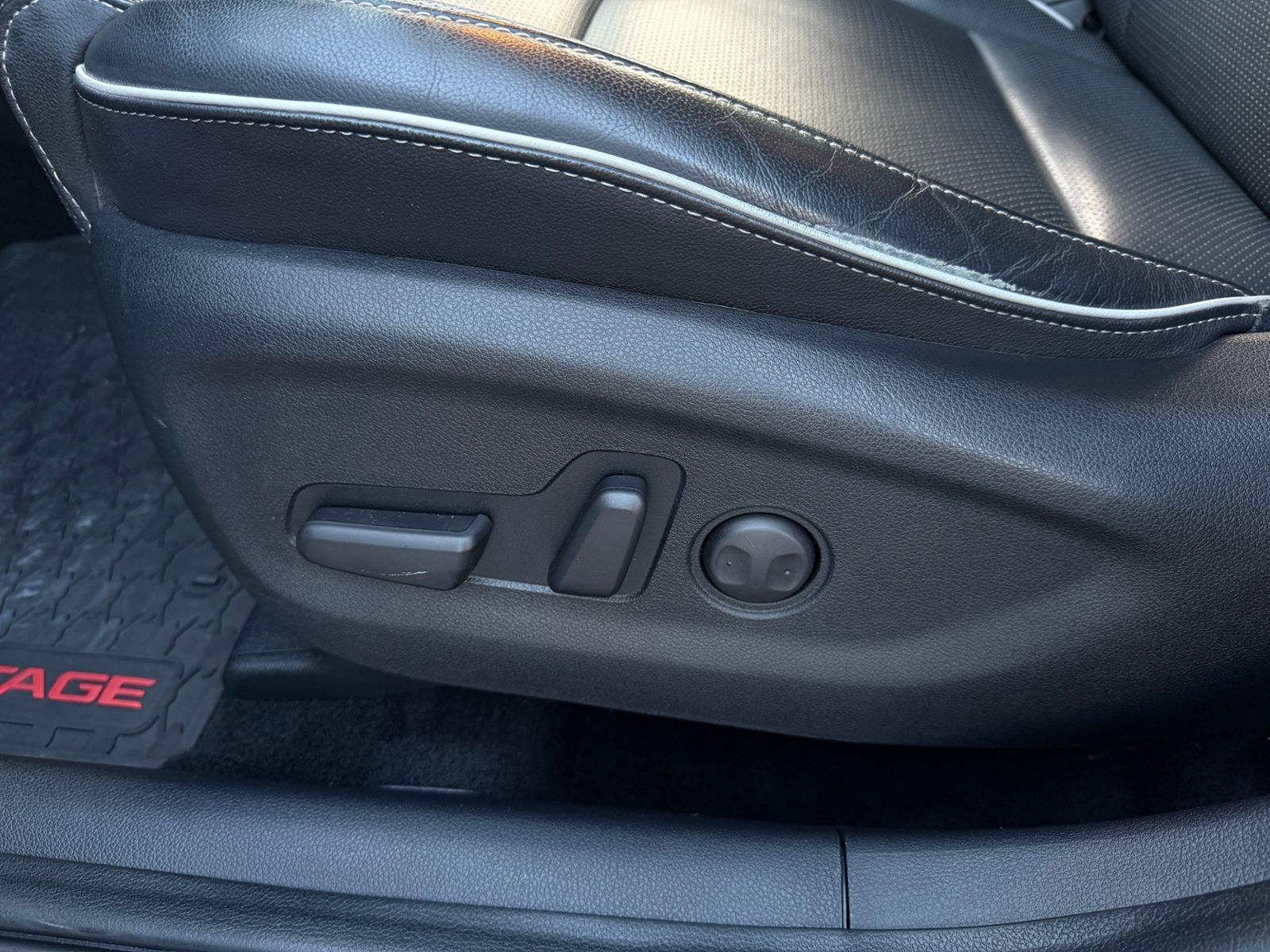 Fahrzeugabbildung Kia Sportage Black Edition KAM LED NAVI