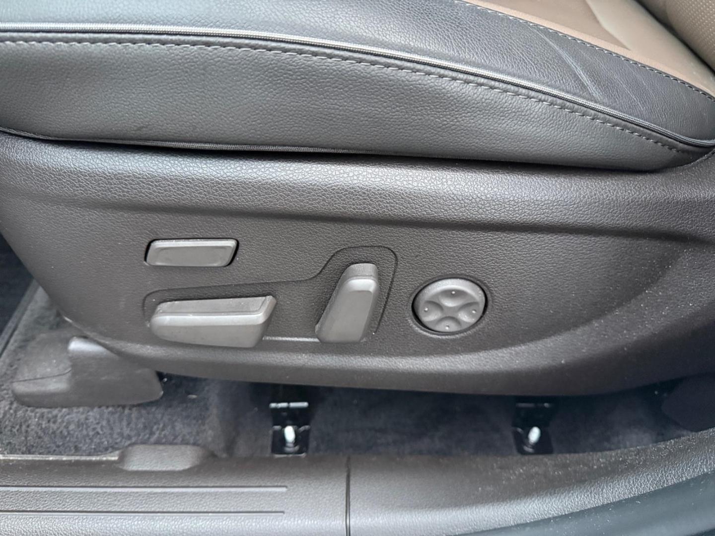 Hyundai SANTA FE 1.6T 4WD Trend Hybrid Navigation Kamera