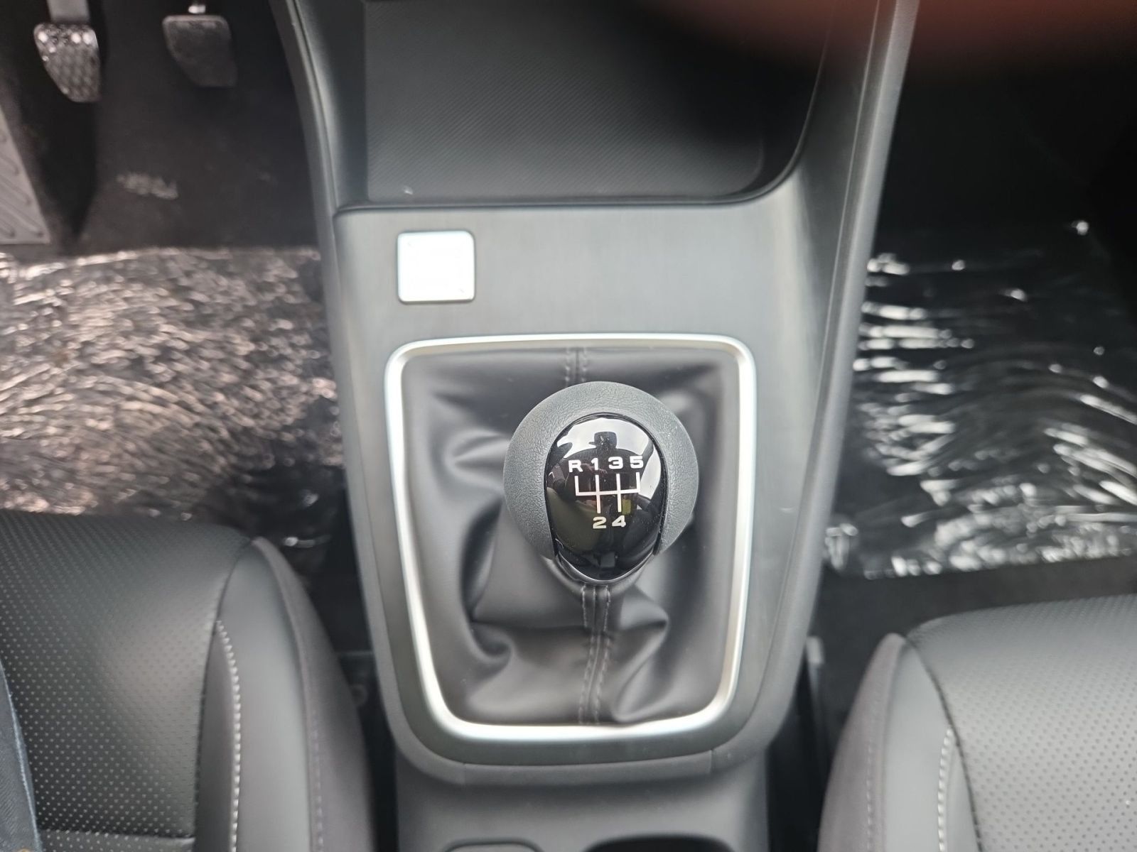 Fahrzeugabbildung MG ZS Comfort 1.5 Benziner  Schalter 116 PS *NAVI*S