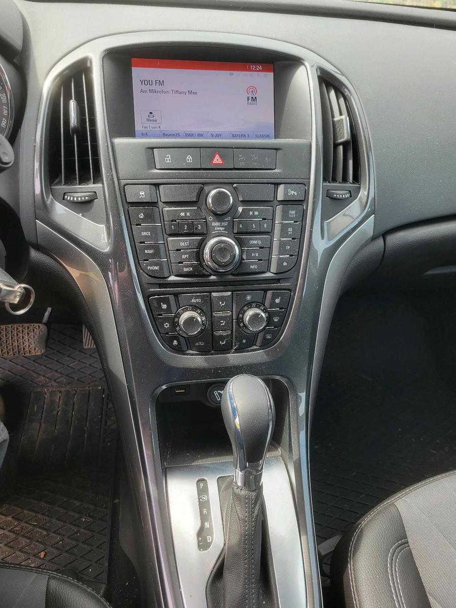 Opel Astra 2014 — photo 10