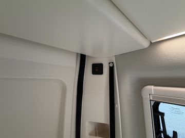 Westfalia Columbus 600 E 140 PS SOLAR LED Markise ACC