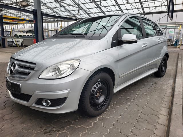 Mercedes-Benz B 180. 1.7. BLUE EFFICIENCY. NAVI.