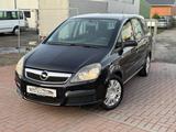 Opel Zafira 1,6 Ltr. - 77 kW 16V B Basis 7-SITZE KLIM - Opel Zafira Gebrauchtwagen in Dortmund