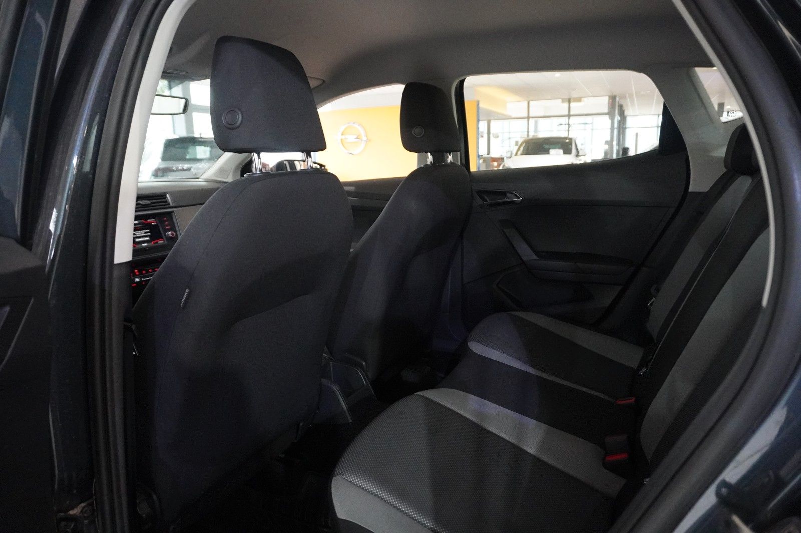 Fahrzeugabbildung SEAT Ibiza 1.0 MPI STYLE 5-TÜR NAVI/PDC/TEMP./NEBEL