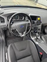 Volvo XC60 D4 AWD Momentum Geartronic Momentum - Volvo XC60 Gebrauchtwagen in Wuppertal