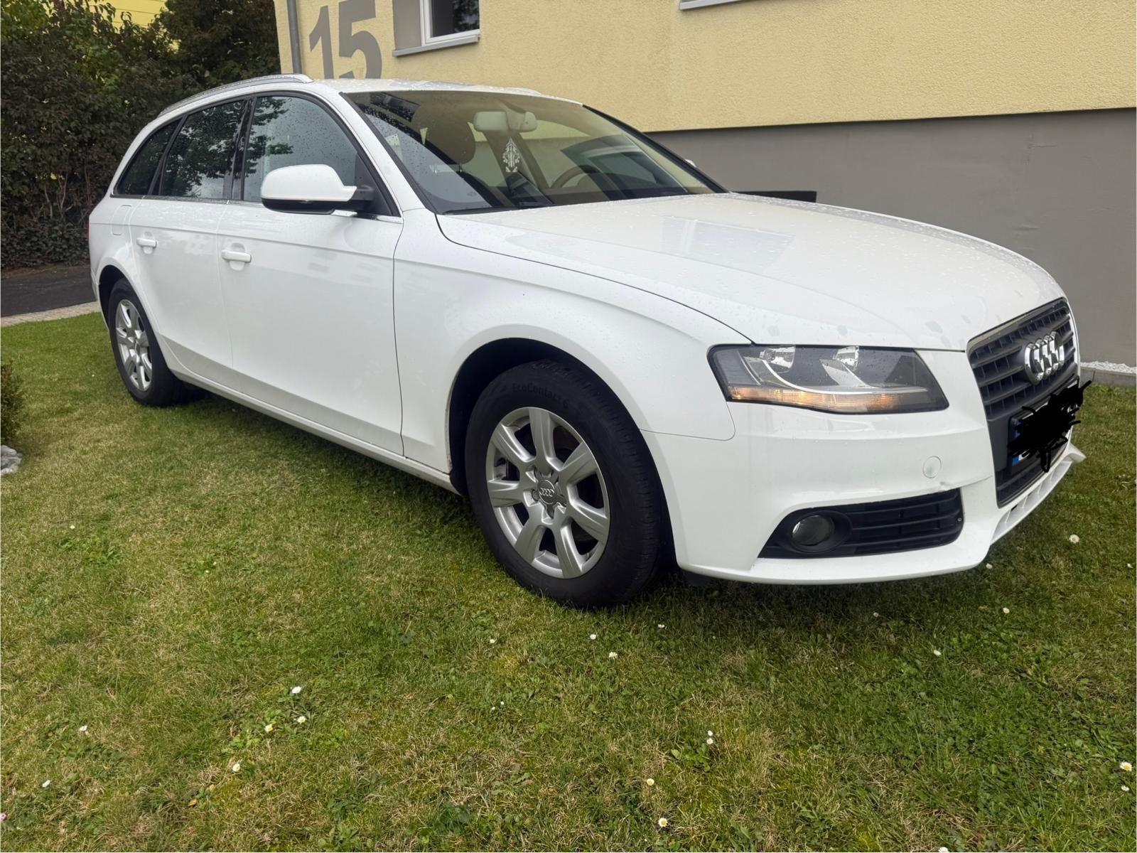 Audi A4 2009 — photo 11