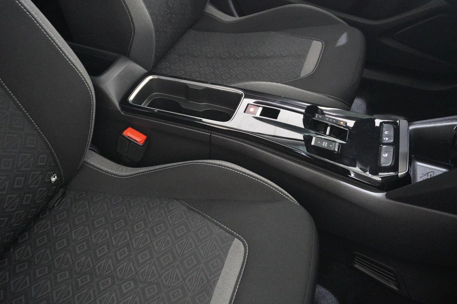 Fahrzeugabbildung Opel Mokka-e EDITION 3-PHASIG NAVI/LED/KAMERA/SH/DAB+