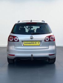 Volkswagen Golf - 6
