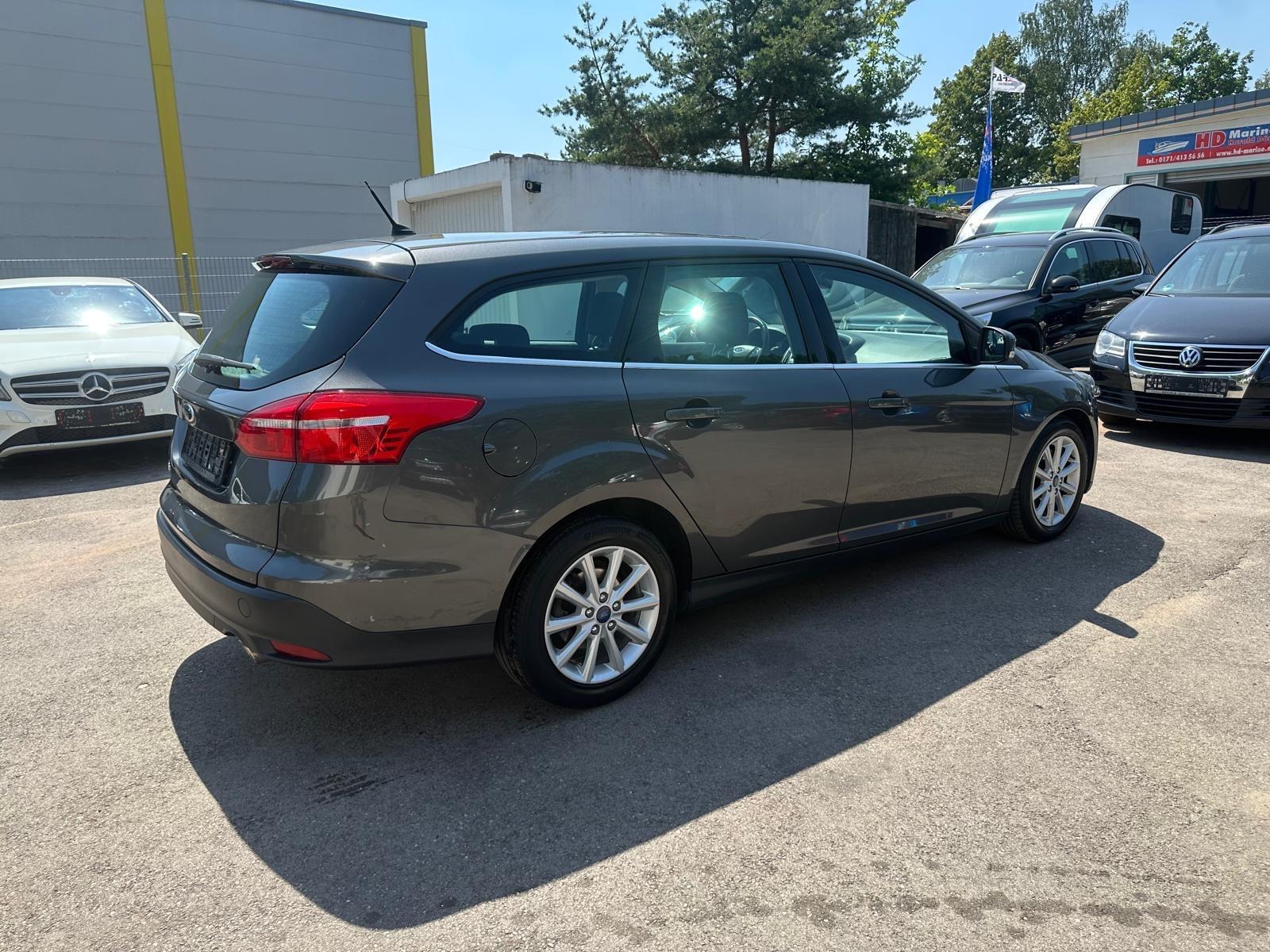 Ford Focus 2015 — photo 6