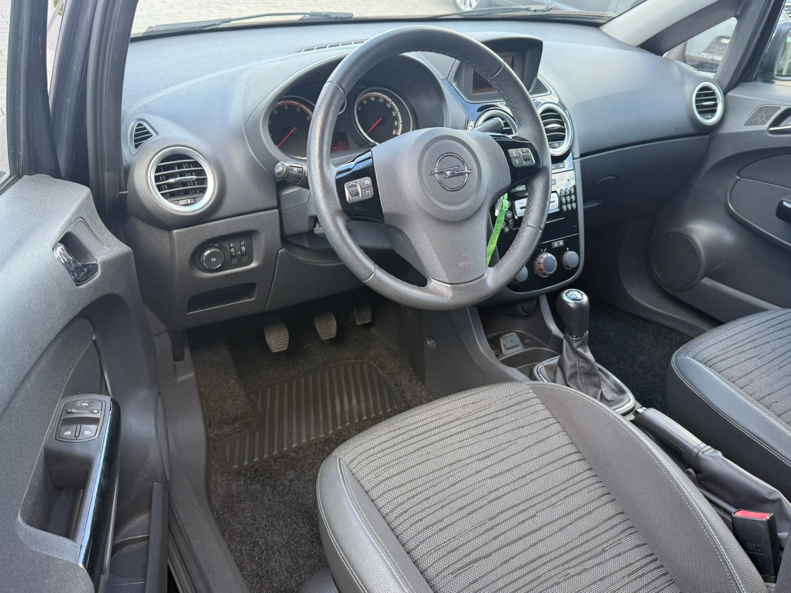 Fahrzeugabbildung Opel Corsa D Energy