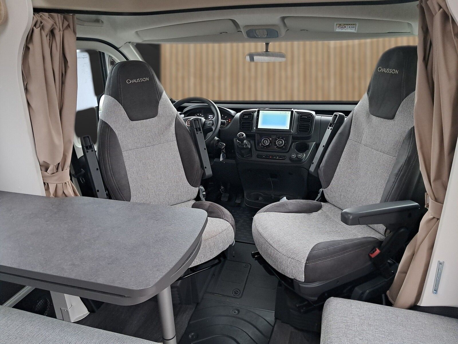 Fahrzeugabbildung Chausson Alkoven C514 First Line  Markise,Solar,RK,Navi