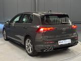 Volkswagen Golf VIII Lim. 1.5 eTSI DSG R-Line *CarPlay* - Volkswagen Golf aus 2024