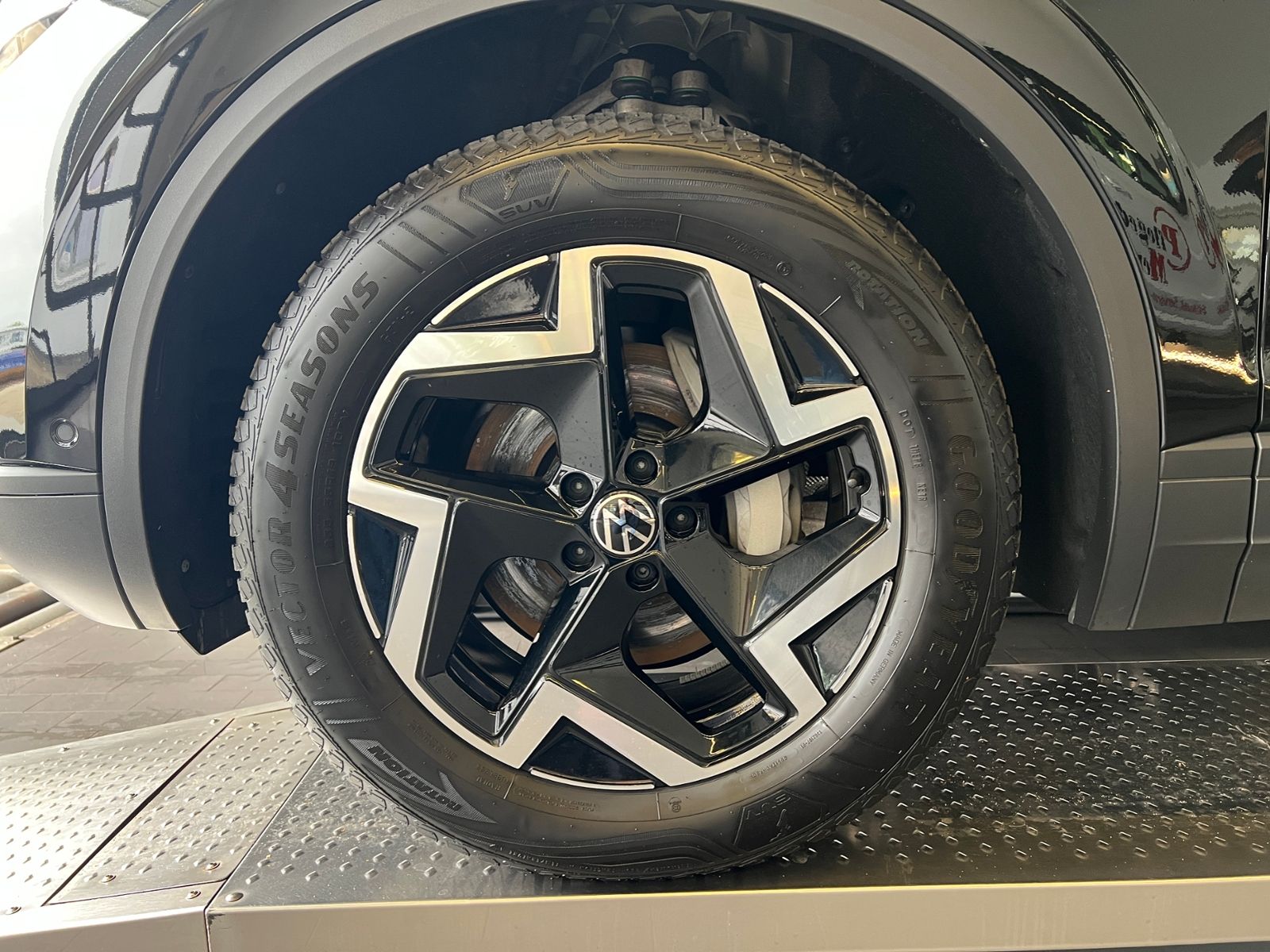 Fahrzeugabbildung Volkswagen Touareg 3.0 TDI 4MOTION *AHK, Luft, Leder, ACC,