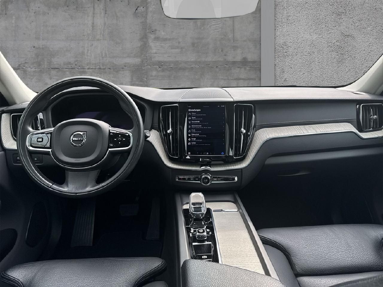 Fahrzeugabbildung Volvo XC60 Inscription Recharge Plug-In Hybrid AWD