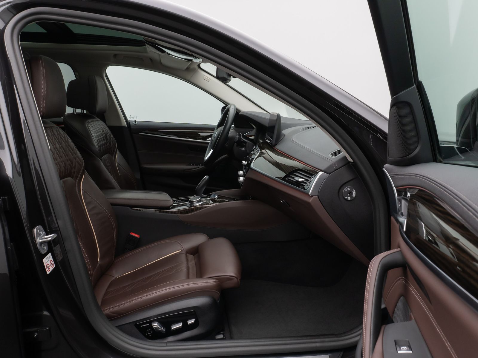 Fahrzeugabbildung BMW 530d xD Luxury Line Panorama HUD Individual 19Zl