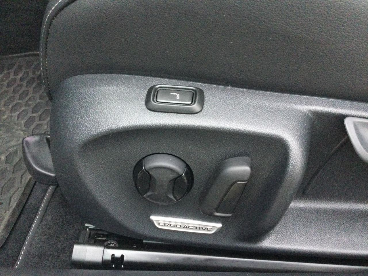 Volkswagen Passat Variant 1.5 eTSI DSG R-Line LED NAVI APP foto 5