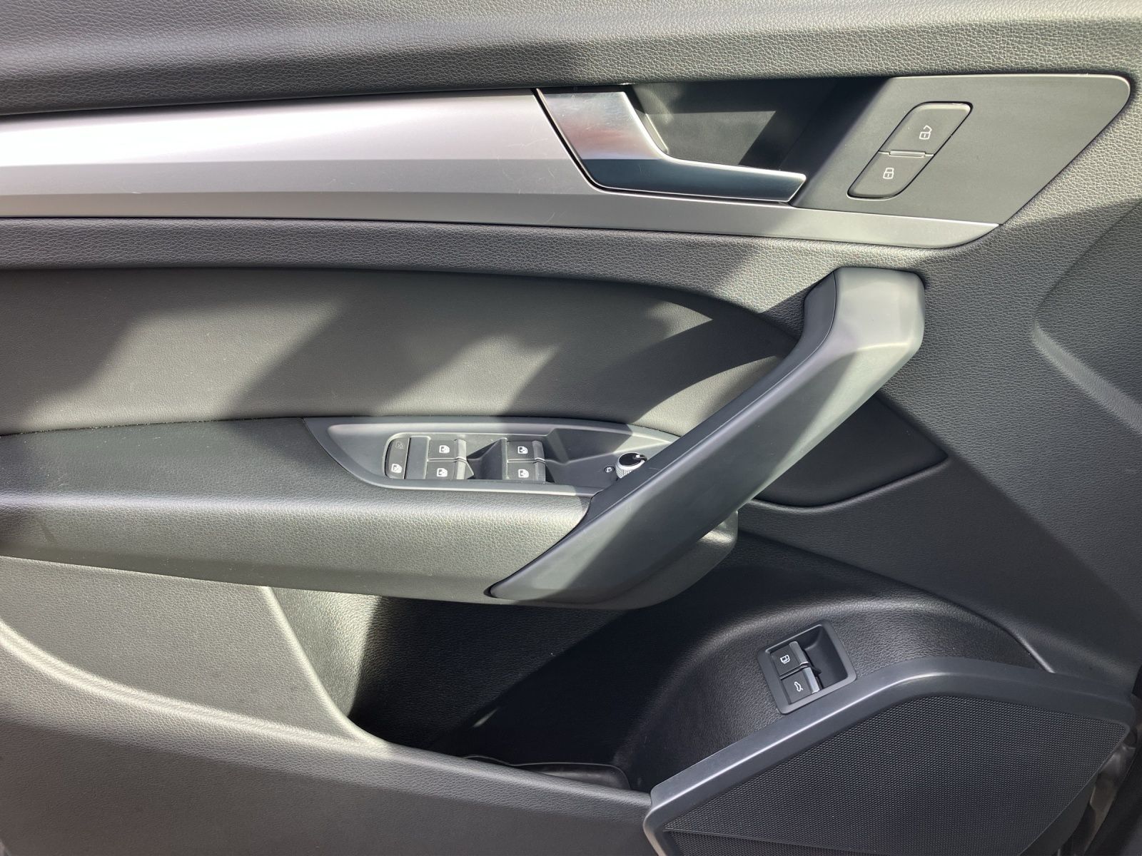 Fahrzeugabbildung Audi Q5 50 TFSI e quattro Matrix AHK RFK ACC SHZ