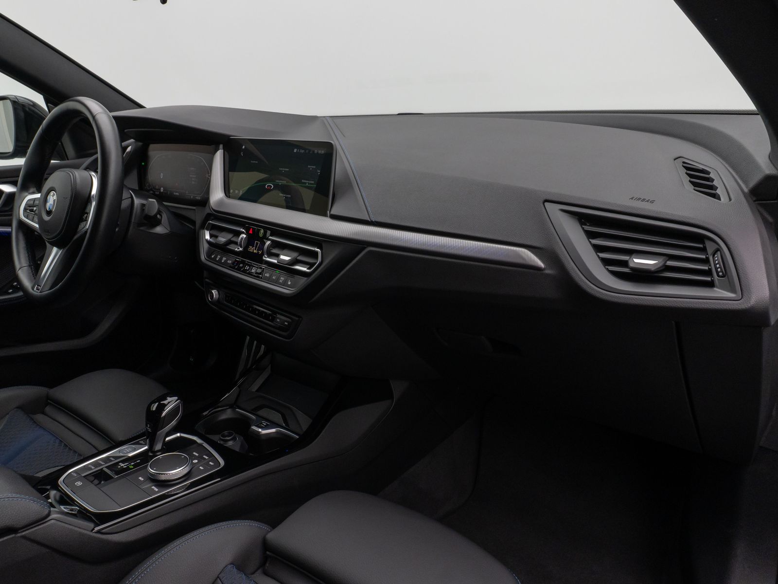 Fahrzeugabbildung BMW 218i Gran Coupé M Sport DAB CockPitPr PDC Komfor