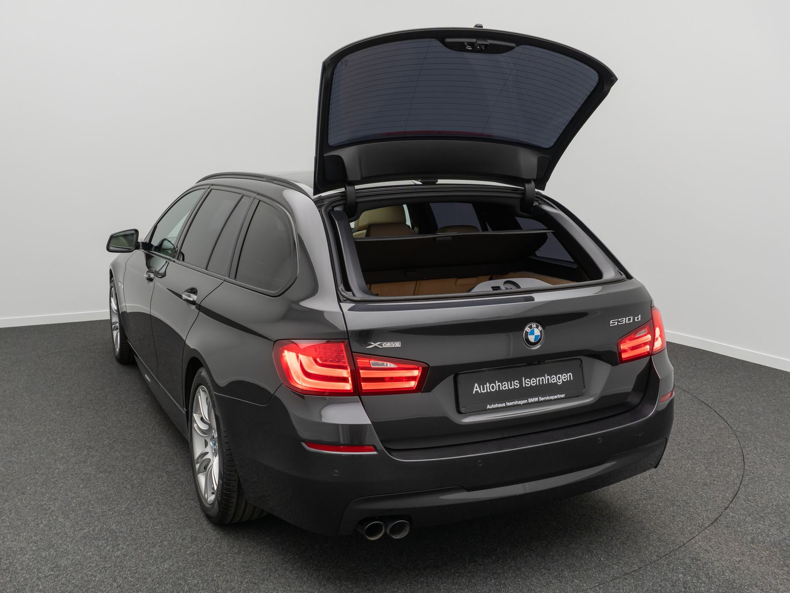 Fahrzeugabbildung BMW 530d xD M Sport Kamera HUD NaviPro Panorama HiFi
