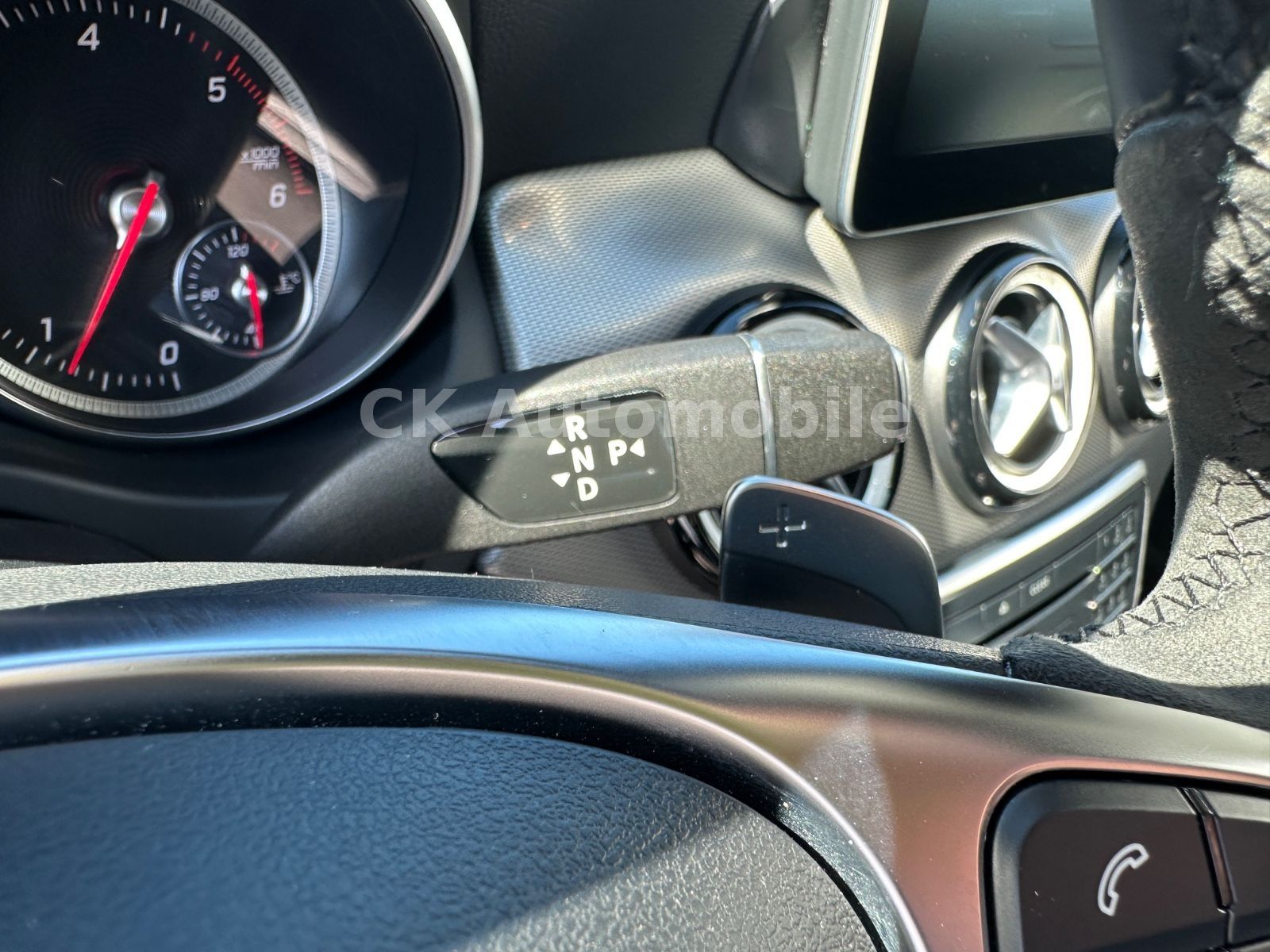 Fahrzeugabbildung Mercedes-Benz CLA220d Shooting Brake Peak Edition/Navi/LED/Kam