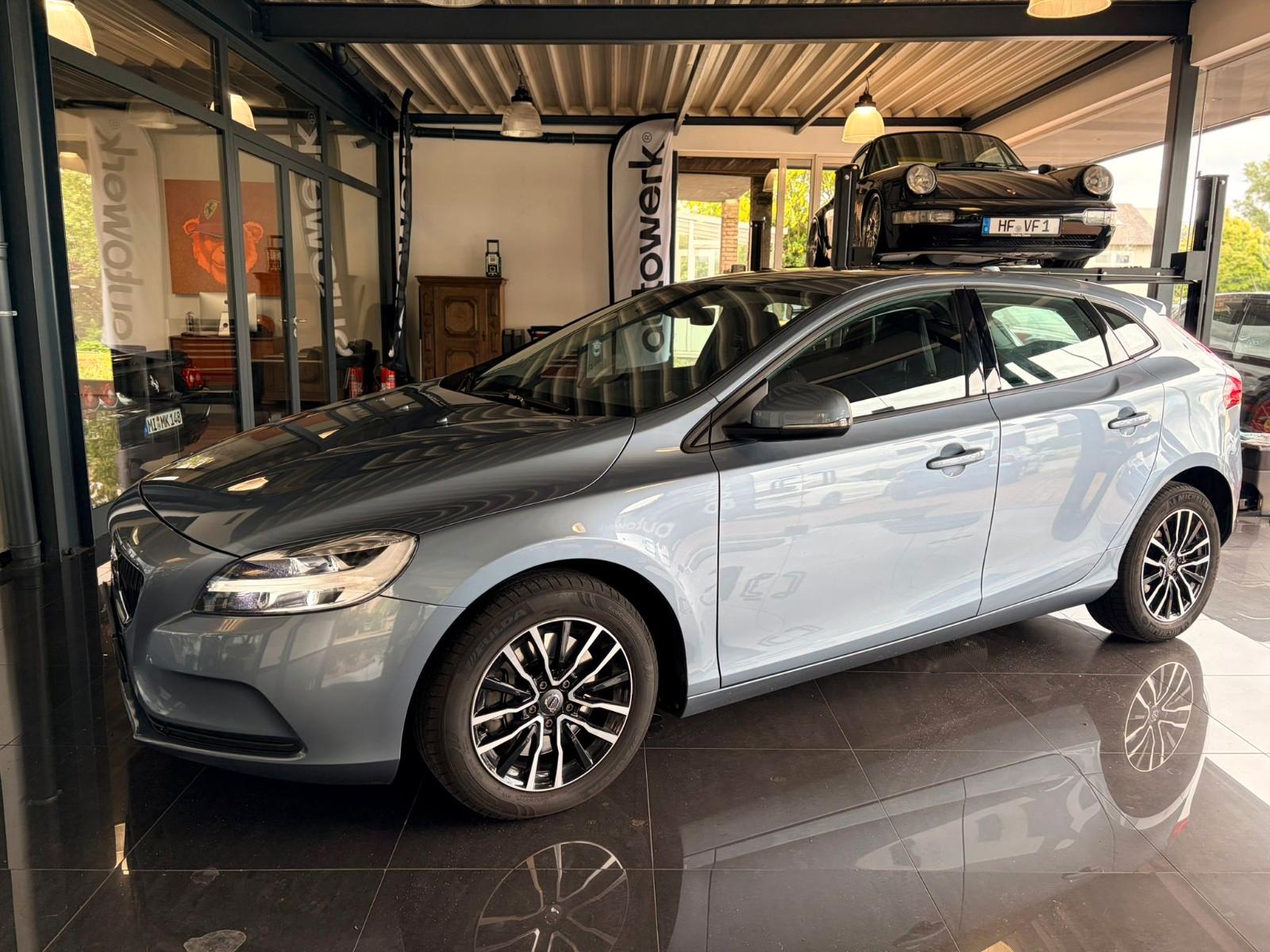 Volvo V40 Momentum Automatik/Navi