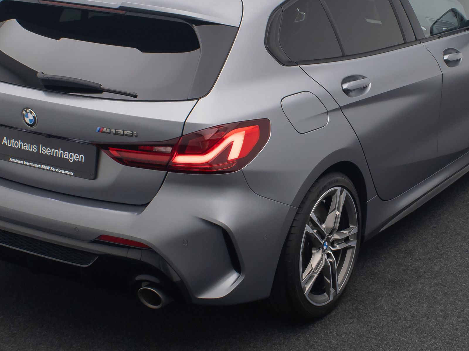 Fahrzeugabbildung BMW M135 xD HUD DAB Kamera HiFi Komfort 18Zoll