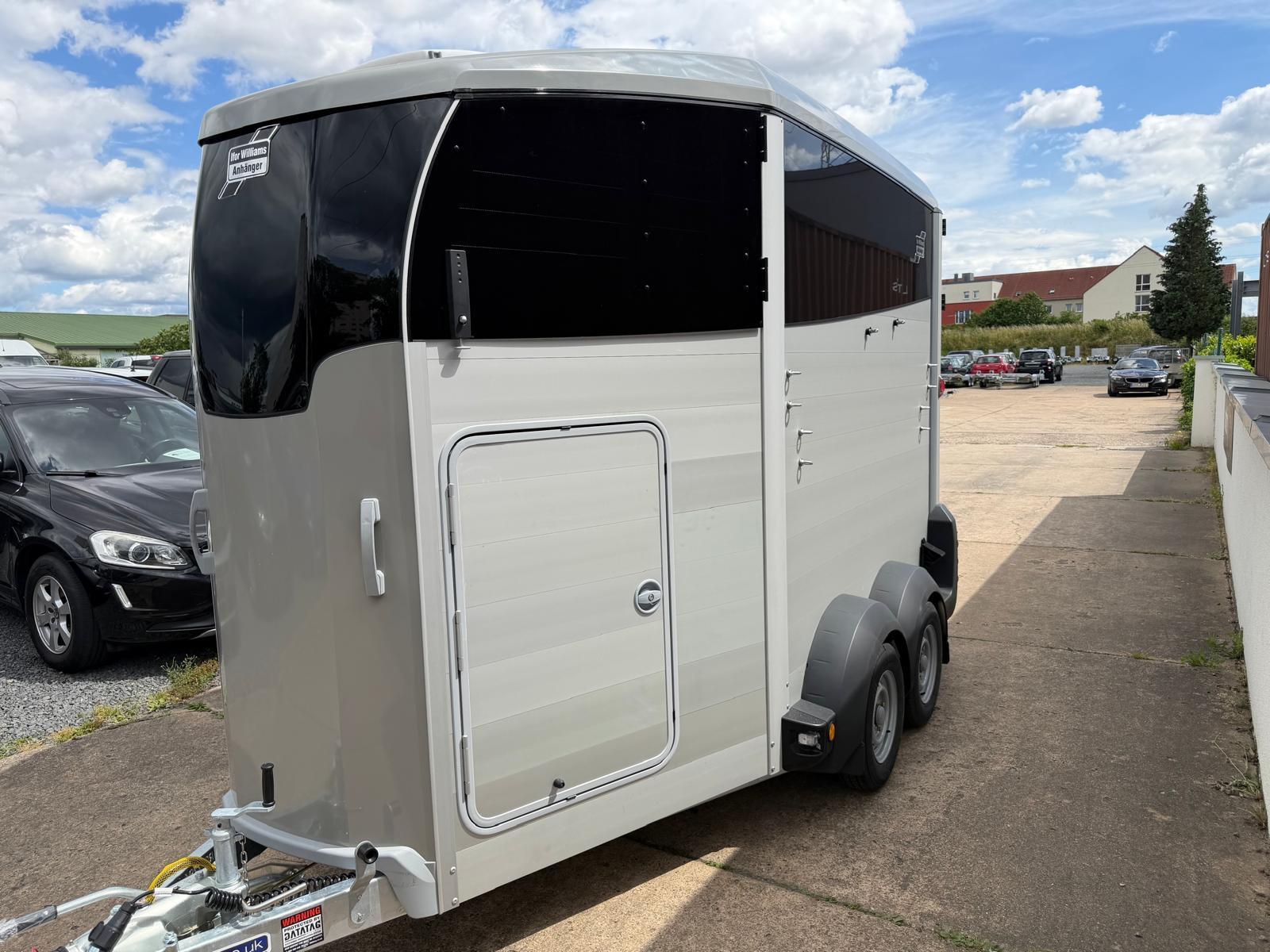 Ifor Williams HBX511+Silver+2 Pferde+Sattelkammer+Luxus
