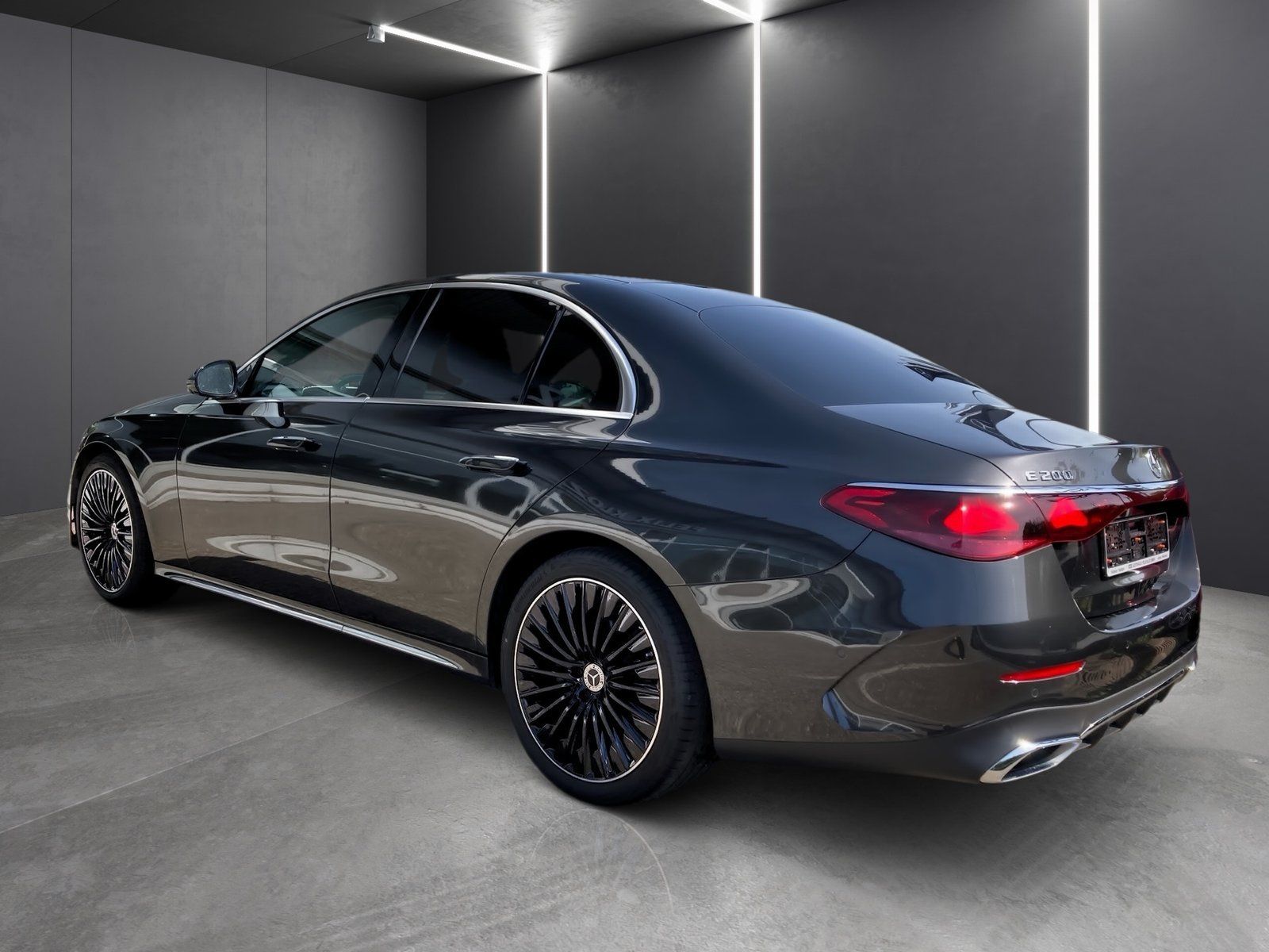 Fahrzeugabbildung Mercedes-Benz E 200 AMG Line *AHK*Totwink*360*Memory*Digital*