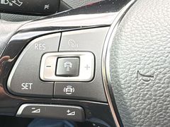 Fahrzeugabbildung Volkswagen Golf VII Comfortl. - Navi*Sitzhzg*ACC*PDC*2xKlim