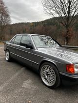 Mercedes-Benz 190 W201 - Mercedes-Benz 190: W201